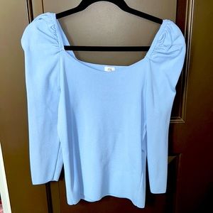 Woman’s puff sleeve shirt